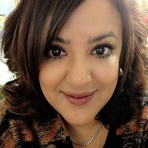 Meet your Posher, Claudia